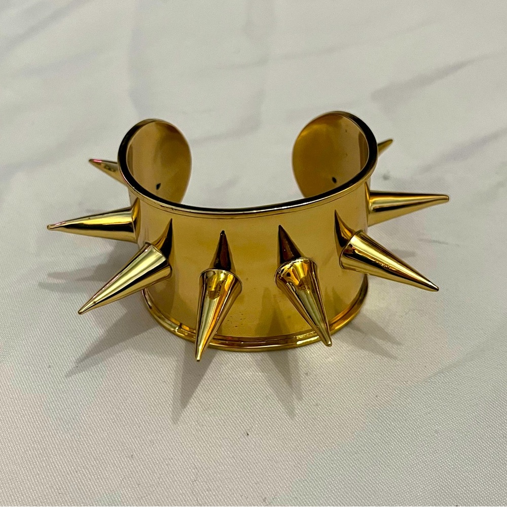 SCREEN ACCURATE Harley Quinn Charles Albert Spiked Cuff Bracelet